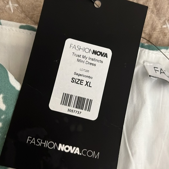 Flirty dress - Picture 4 of 9